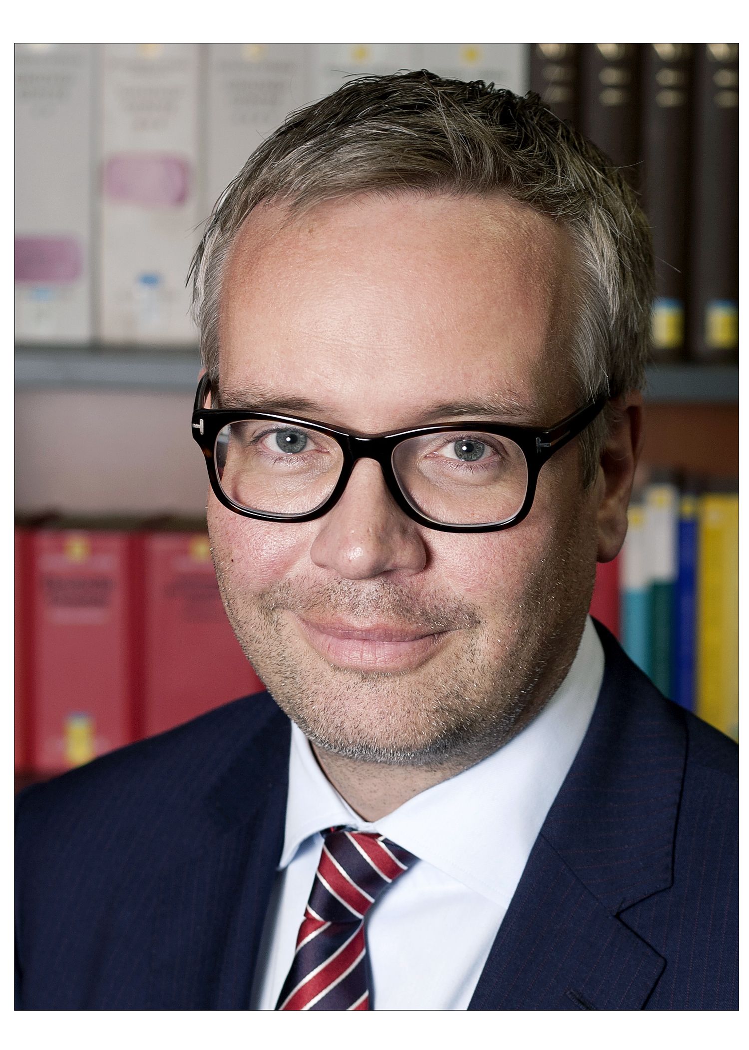 Staudinger Foto Farbe hoch_hohe Aufloesung.jpg